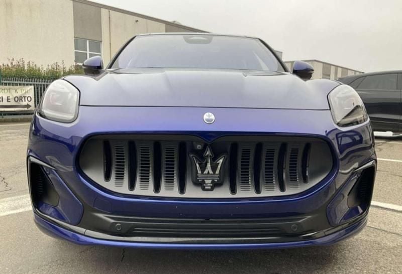 Begagnad Maserati Grecale Folgore 409 kW (557 HK) 2024 Blå SUV