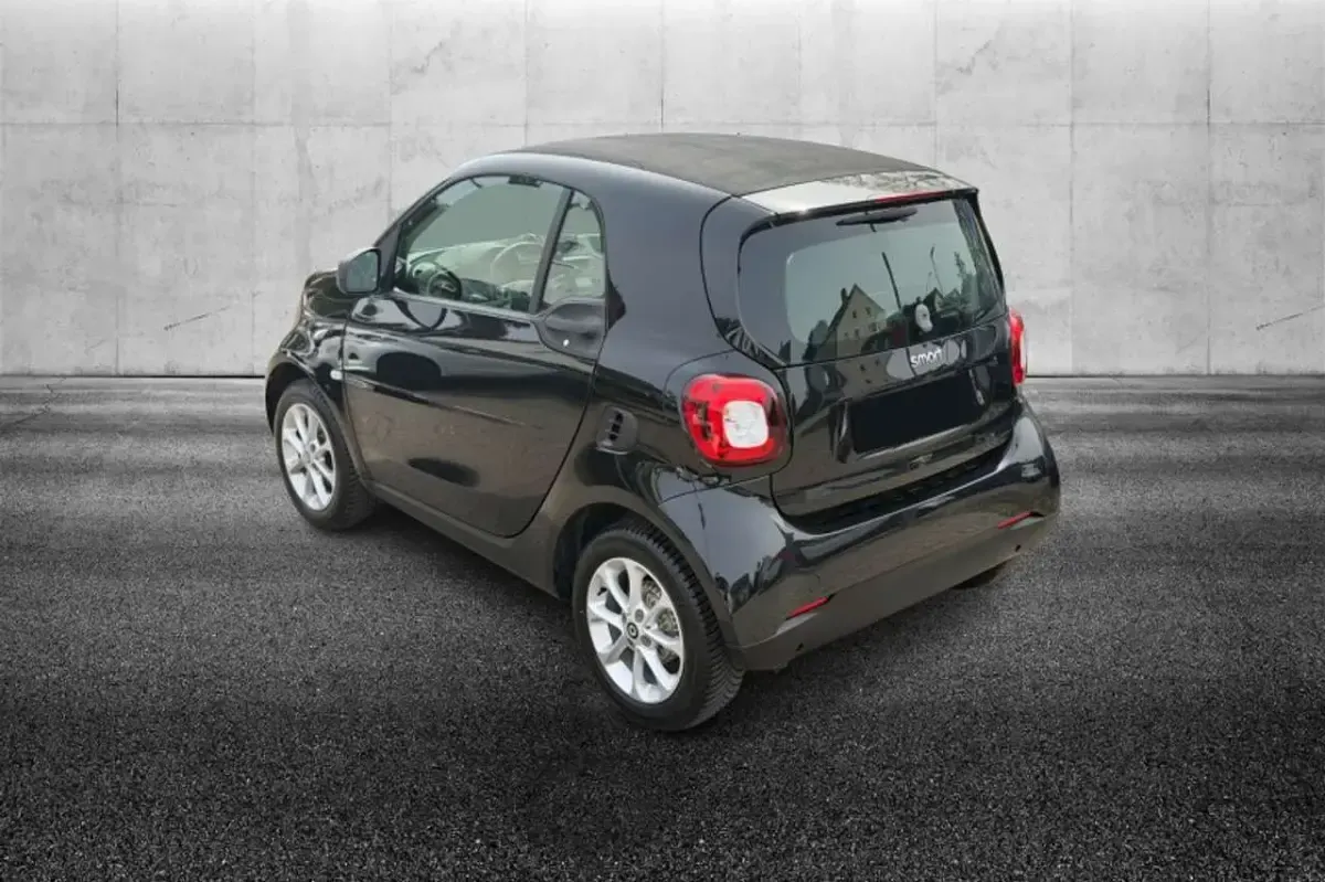 Begagnad Smart ForTwo Cabrio Passion 71 HK (52 kW) 2018 Svart Cab