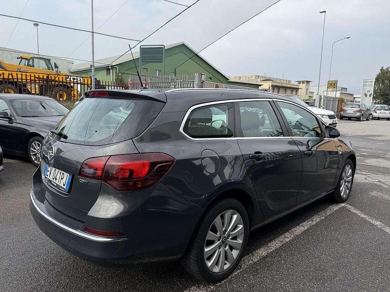 Usata Opel Astra 131 CV (96 kW) 2014 Grigio Station wagon