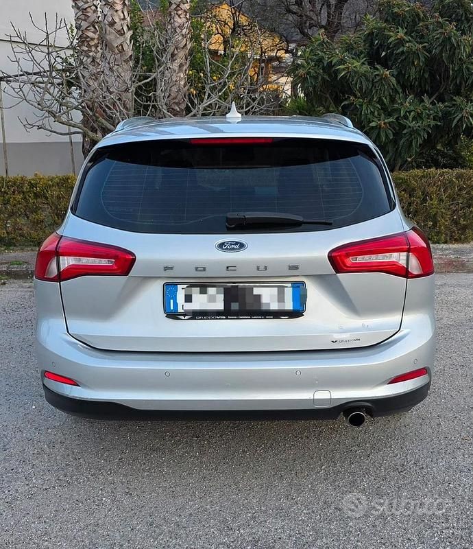 Usata Ford Focus Titanium 100 CV (73 kW) 2019 Grigio Station wagon
