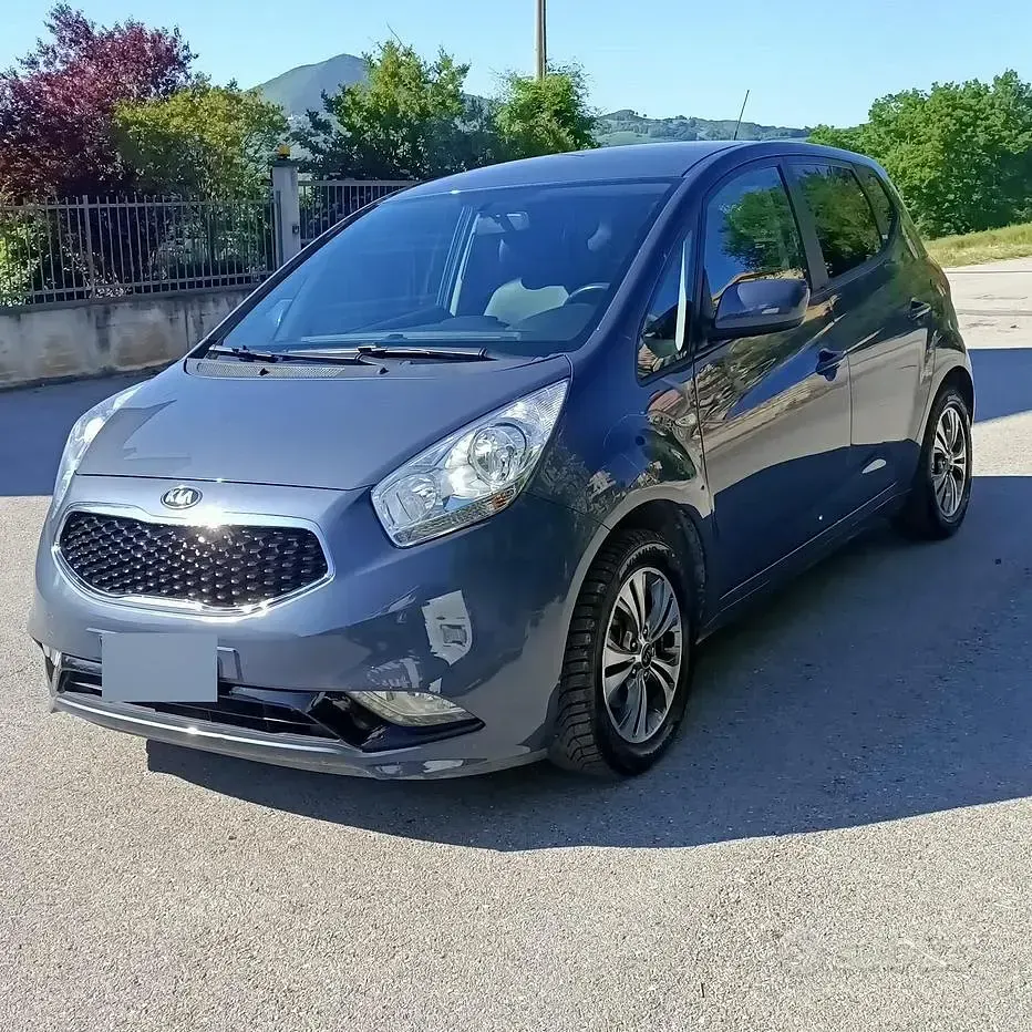 Usata Kia Venga 90 CV (66 kW) 2017 Blu Utilitaria
