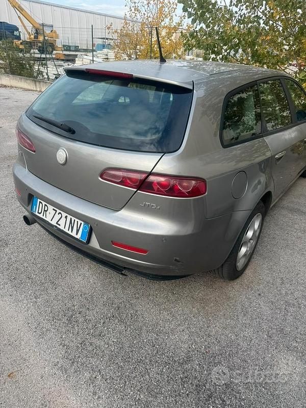 Occasion Alfa Romeo 159 150 ch (110 kW) 2008 Gris Break