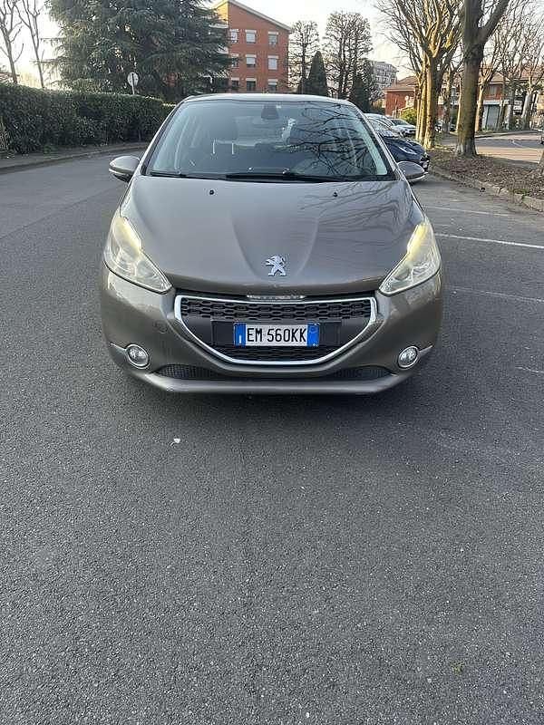 Usata Peugeot 208 Access 82 CV (60 kW) 2012 Marrone Utilitaria