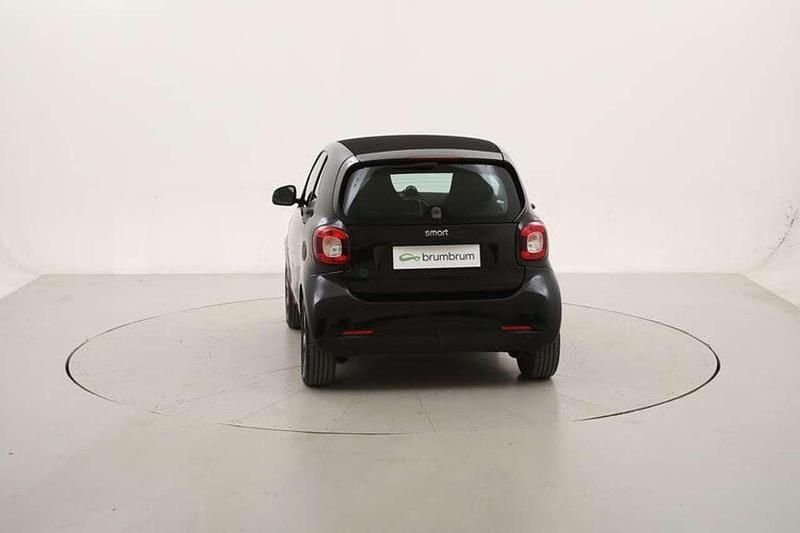 Usata Smart ForTwo Coupé Passion 60 kW (82 CV) 2022 Nero Utilitaria