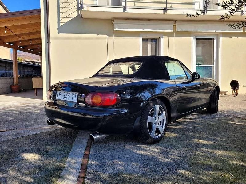 Usata Mazda MX5 110 CV (80 kW) 1998 Nero Cabrio