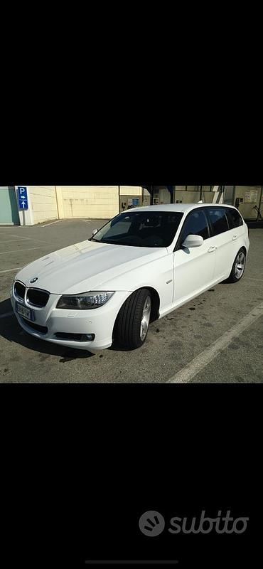 Usata BMW 318 143 CV (105 kW) 2011 Bianco Station wagon