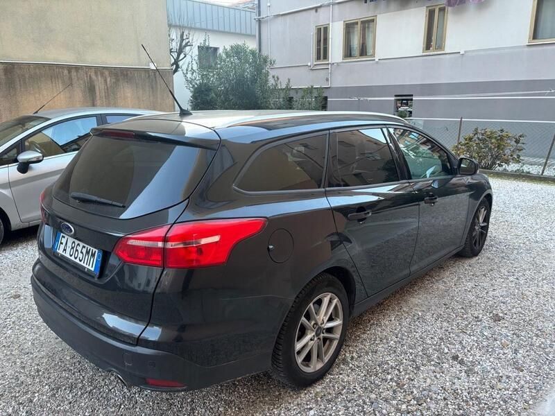 Usata Ford Focus 150 CV (110 kW) 2015 Nero Station wagon