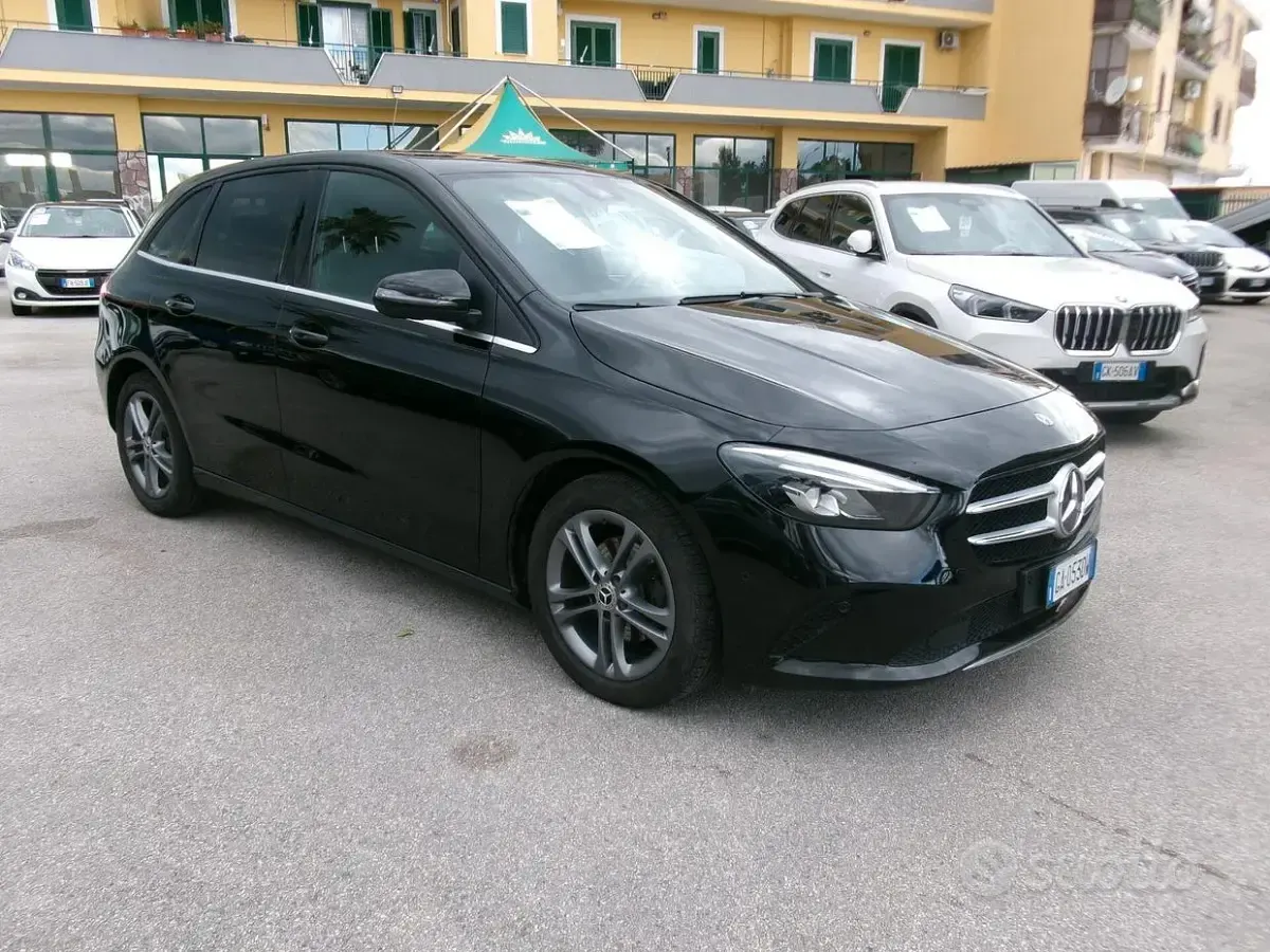 Usata Mercedes B160 95 CV (69 kW) 2020 Nero Utilitaria