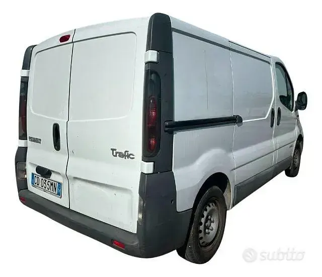Usata Renault Trafic 101 CV (74 kW) 2002 Bianco Monovolume
