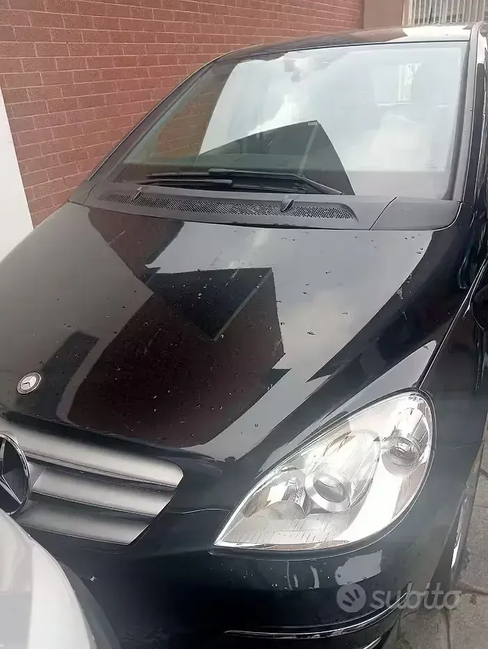 Usata Mercedes B180 109 CV (80 kW) 2010 Nero Monovolume