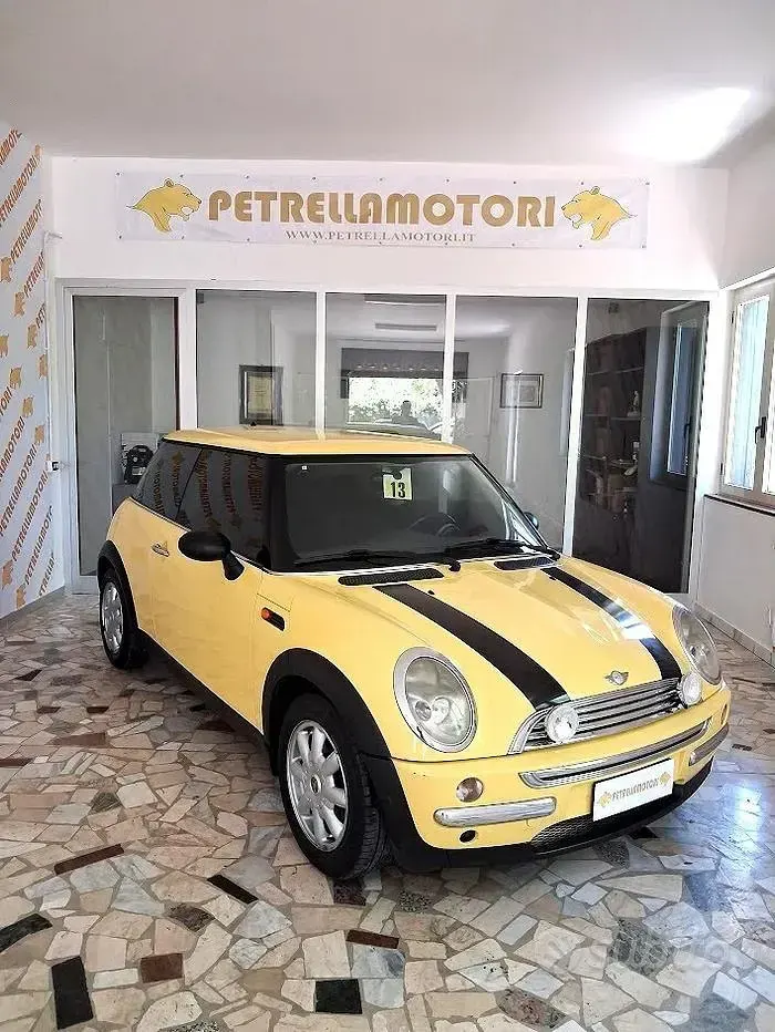 Usata Mini ONE 90 CV (66 kW) 2003 Utilitaria