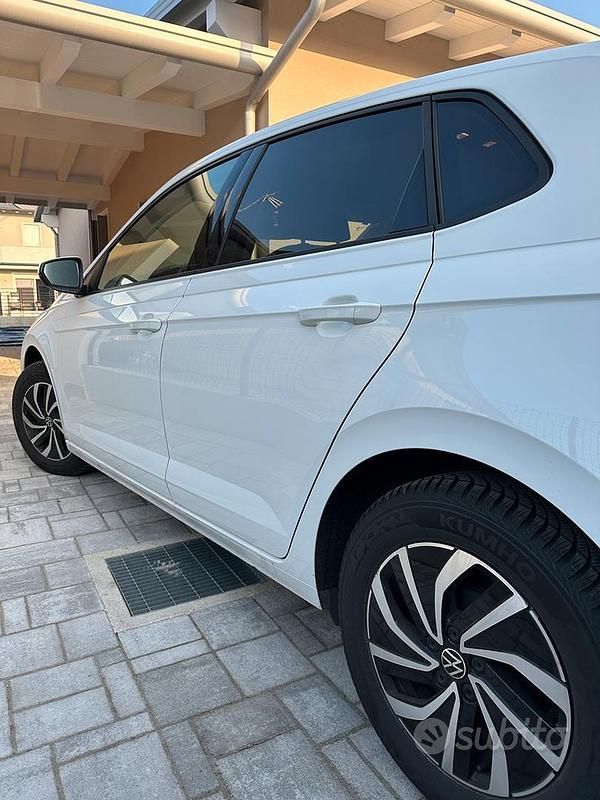 Usata VW Polo Life 95 CV (69 kW) 2024 Bianco Utilitaria