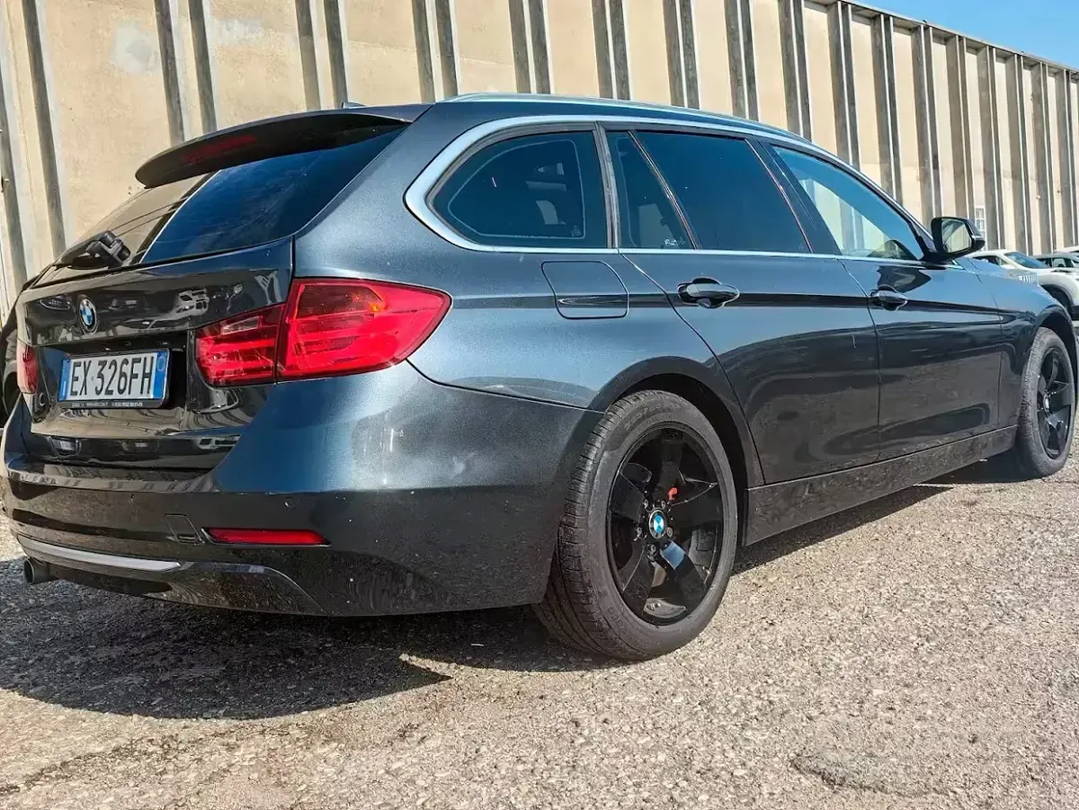Usata BMW 320 Luxury Line 184 CV (135 kW) 2014 Grigio Station wagon