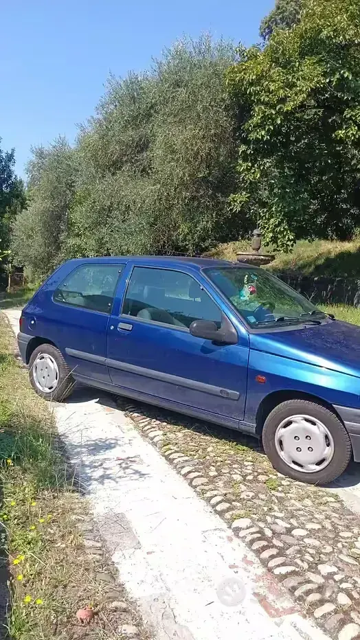 Usata Renault Clio 58 CV (42 kW) 1997 Bluazzurro Utilitaria