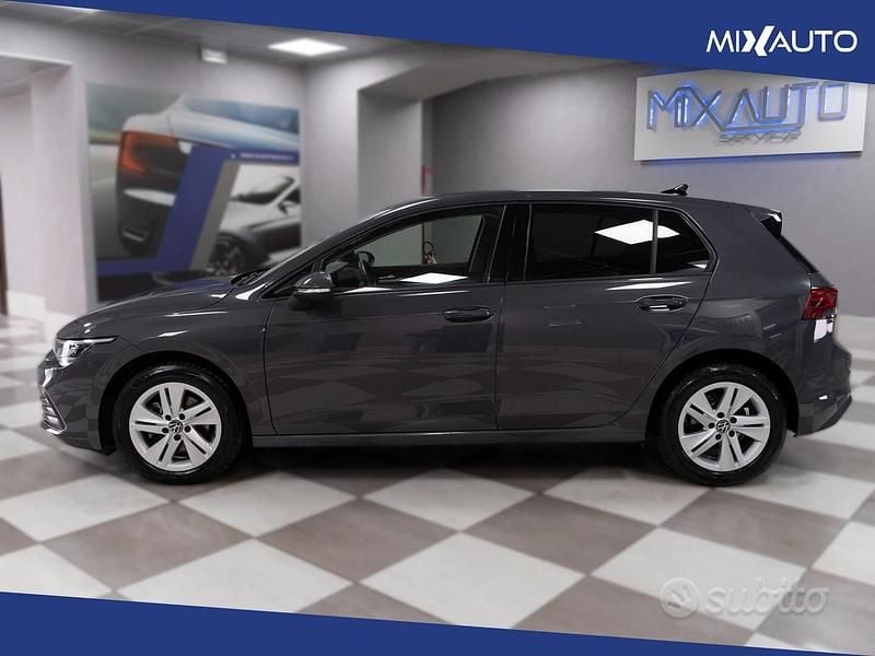 Usata VW Golf VII Life 115 CV (84 kW) 2021 Grigio Utilitaria