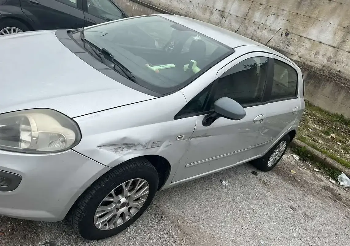 Usata Fiat Punto Evo Dynamic 69 CV (50 kW) 2009 Utilitaria