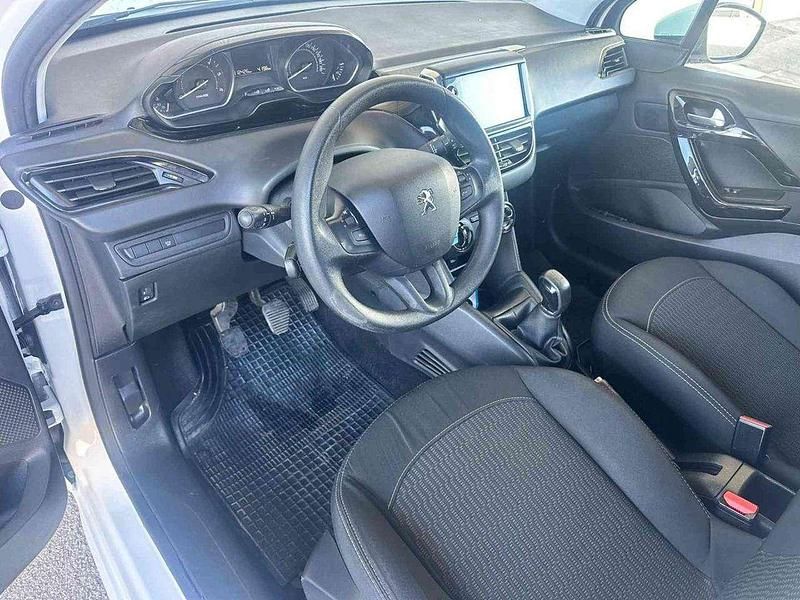 Usata Peugeot 208 Active 102 CV (75 kW) 2019 Bianco Utilitaria