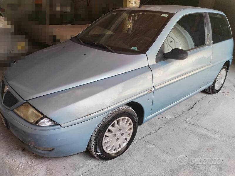 Usata Lancia Ypsilon 80 CV (58 kW) 2003 Utilitaria