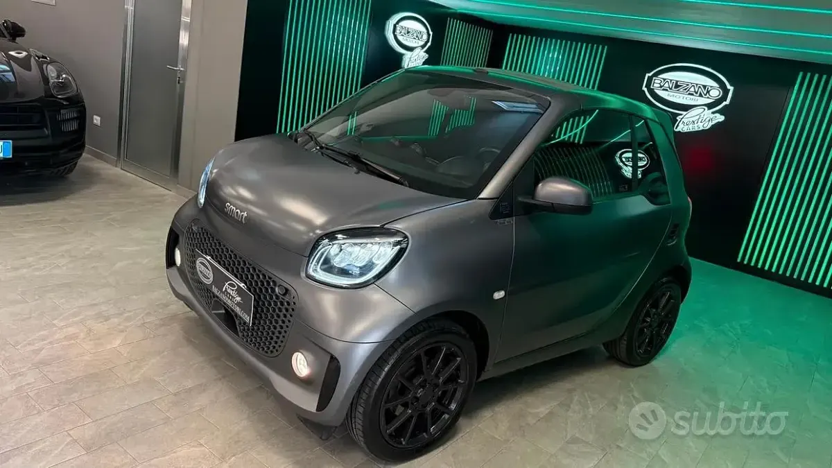 Usata Smart ForTwo Electric Drive 41 kW (56 CV) 2020 Grigio Cabrio