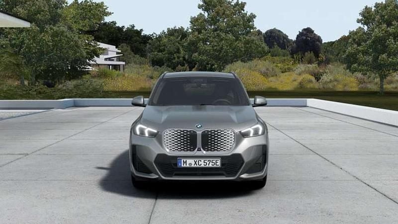 Nuova BMW iX1 M Sport 150 kW (204 CV) 2026 Space silver metallizzato SUV