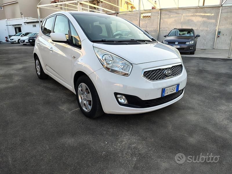 Usata Kia Venga EX 90 CV (66 kW) 2011 Bianco Utilitaria