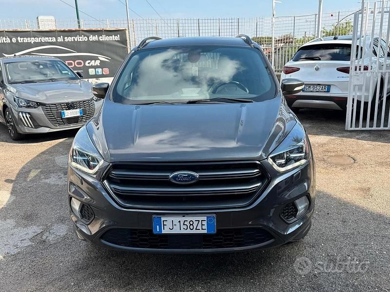 Usata Ford Kuga ST-Line 150 CV (110 kW) 2017 Grigio SUV