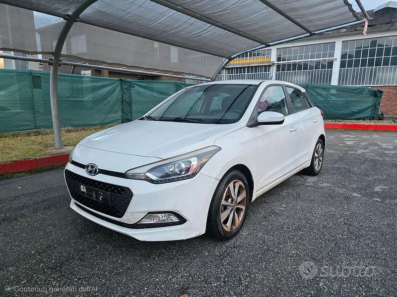 Usata Hyundai i20 84 CV (61 kW) 2017 Bianco Utilitaria