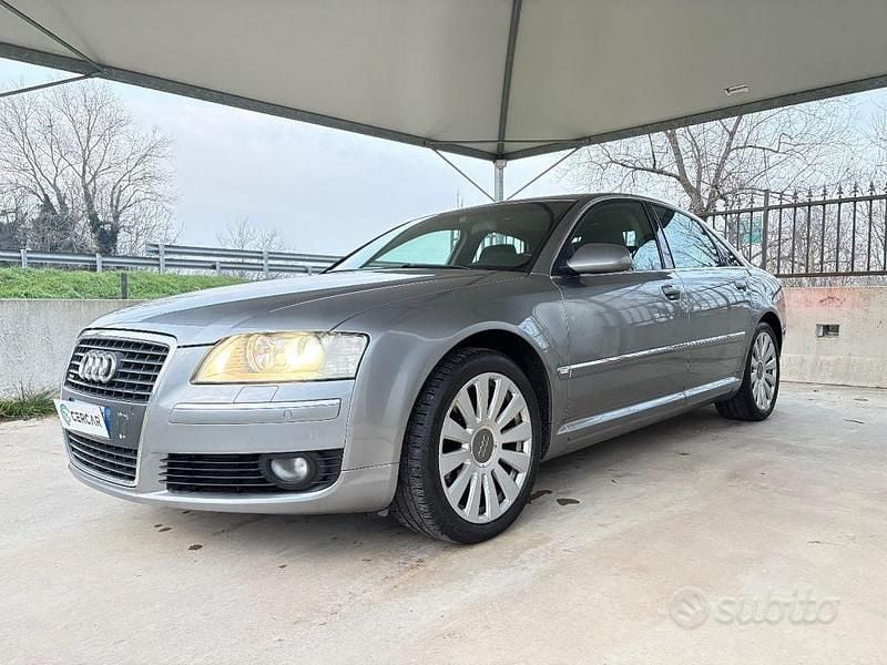 Grigio Usata 2007 Audi A8 Tre volumi | 13.900 € (Ottimo prezzo) - Immagine 1/4