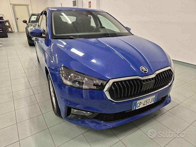 Usata Skoda Fabia Ambition 65 CV (47 kW) 2023 Blu pastello Berlina