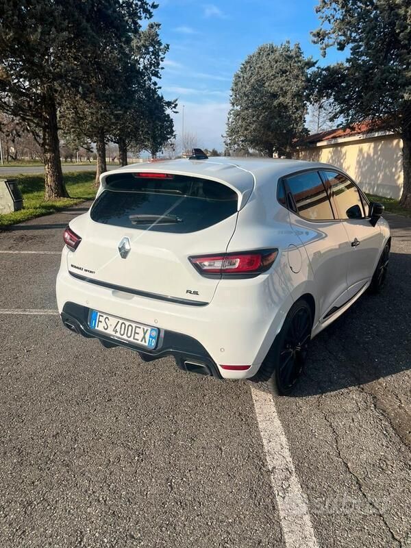 Usata Renault Clio IV Trophy 220 CV (161 kW) 2018 Berlina