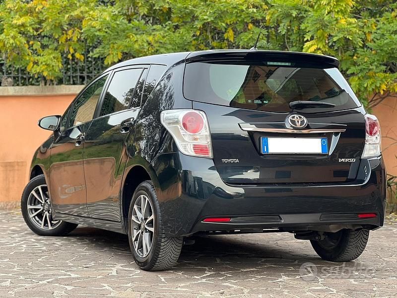 Usata Toyota Verso 111 CV (81 kW) 2014 Blu Monovolume