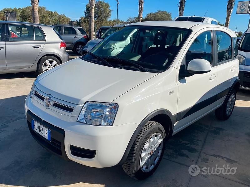 Usata Fiat Panda 4x4 69 CV (50 kW) 2012 Bianco Utilitaria