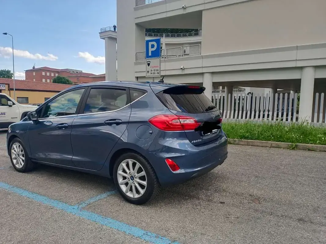 Usata Ford Fiesta Titanium 86 CV (63 kW) 2019 Blu/azzurro Utilitaria
