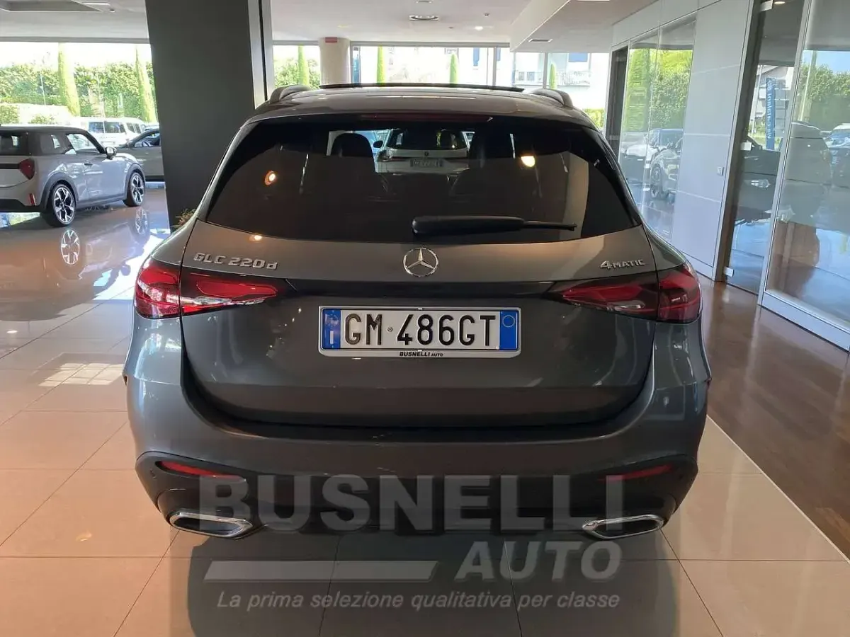 Usata Mercedes GLC220 AMG Line Premium Plus 197 CV (144 kW) 2023 Grigio selenite SUV