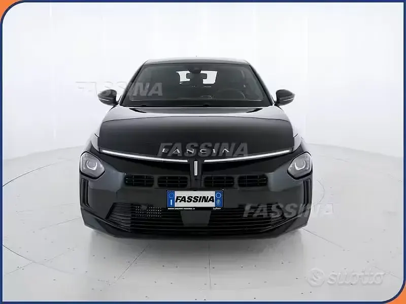 Nuova Lancia Ypsilon 101 CV (74 kW) 2025 Nero Utilitaria