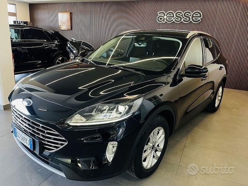 Usata Ford Kuga Titanium 120 CV (88 kW) 2021 Nero SUV