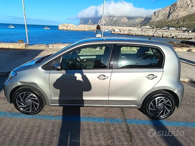 Usata VW up! 60 CV (44 kW) 2019 Grigio Utilitaria