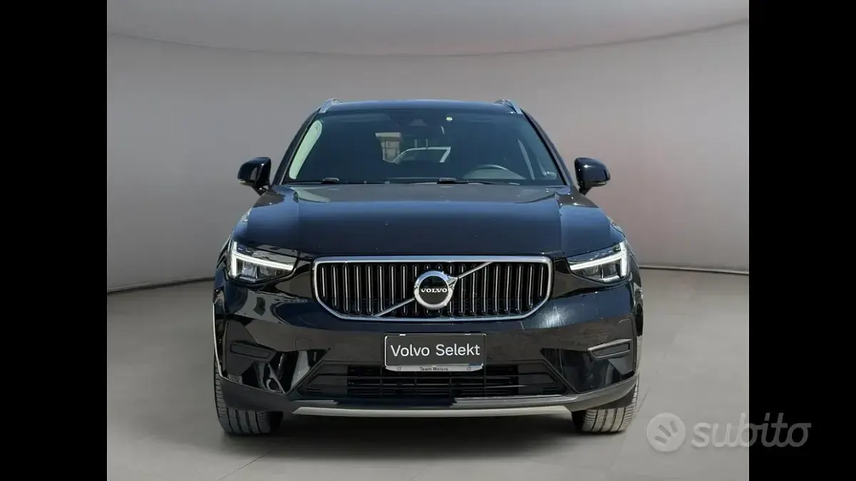 Usata Volvo XC40 211 CV (155 kW) 2023 Nero SUV