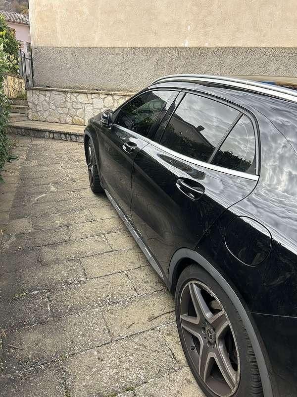 Usata Mercedes GLA200 136 CV (100 kW) 2017 SUV