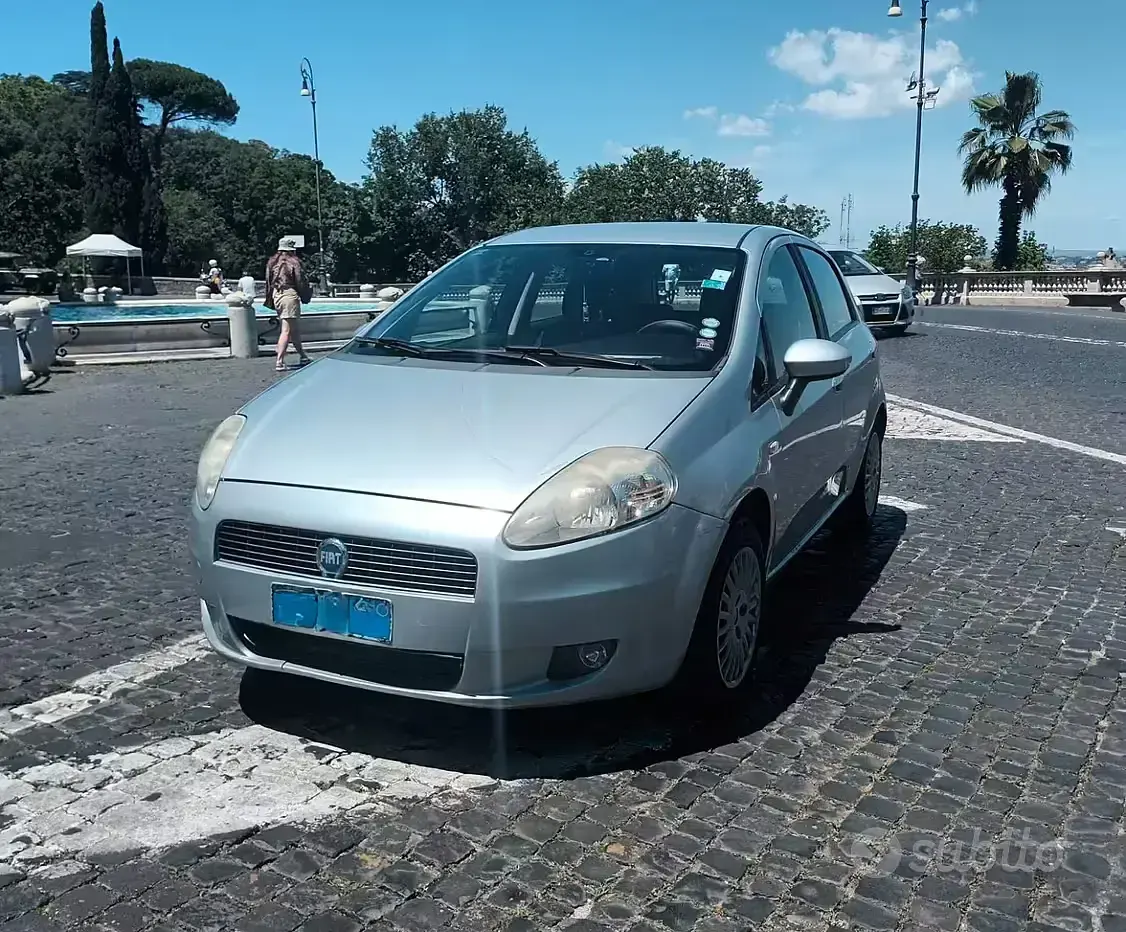 Usata Fiat Grande Punto 77 CV (56 kW) 2007 Grigio Utilitaria