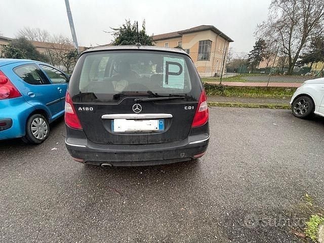 Usata Mercedes A180 109 CV (80 kW) 2009 Nero Monovolume