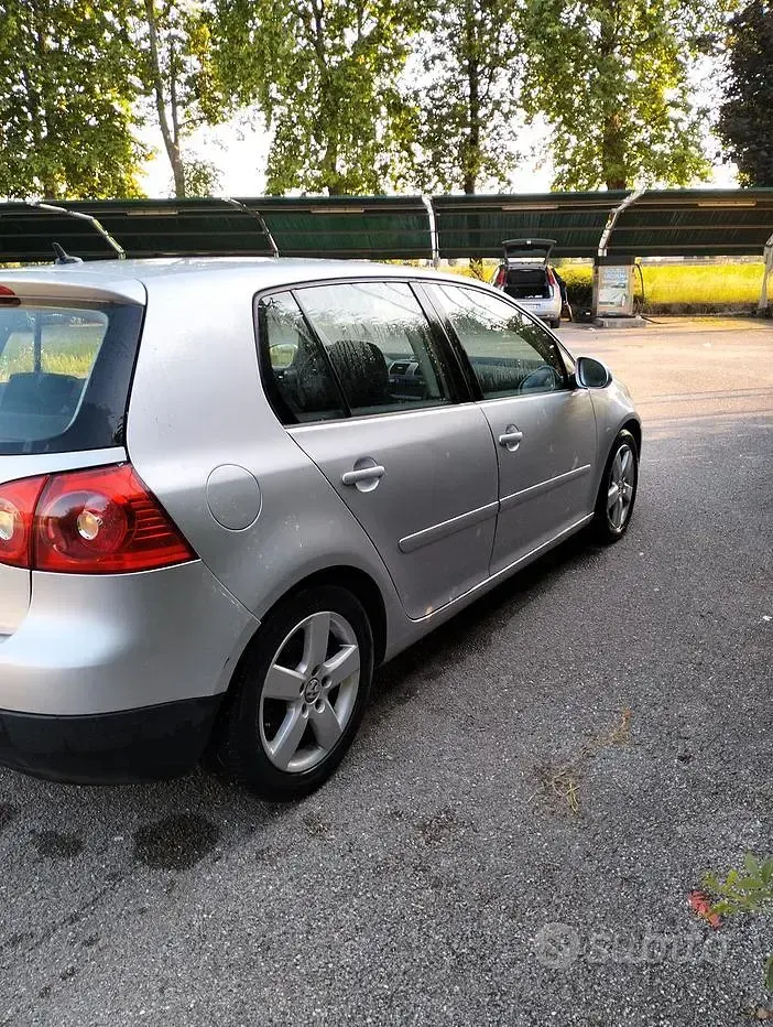 Usata VW Golf VI 105 CV (77 kW) 2011 Grigio Utilitaria