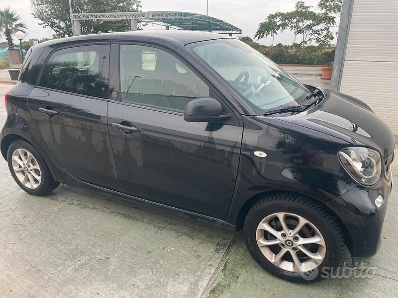 Usata Smart ForFour Electric Drive 44 kW (61 CV) 2019 Nero Utilitaria