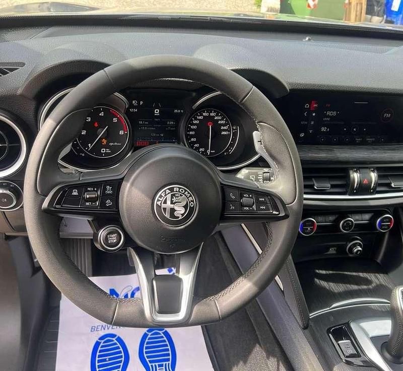 Usata Alfa Romeo Stelvio Business 160 CV (117 kW) 2021 Grigio SUV