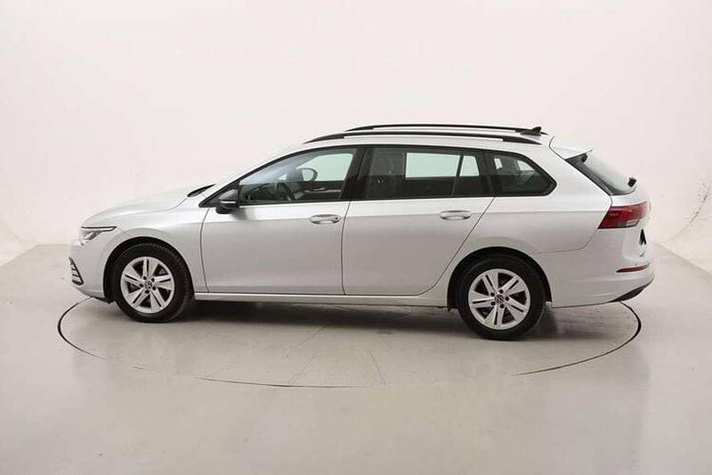 Usata VW Golf VIII Life 116 CV (85 kW) 2022 Argento Station wagon