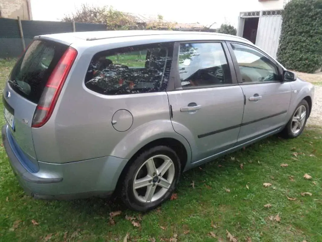 Usata Ford Focus Style 90 CV (66 kW) 2006 Blu/azzurro Station wagon