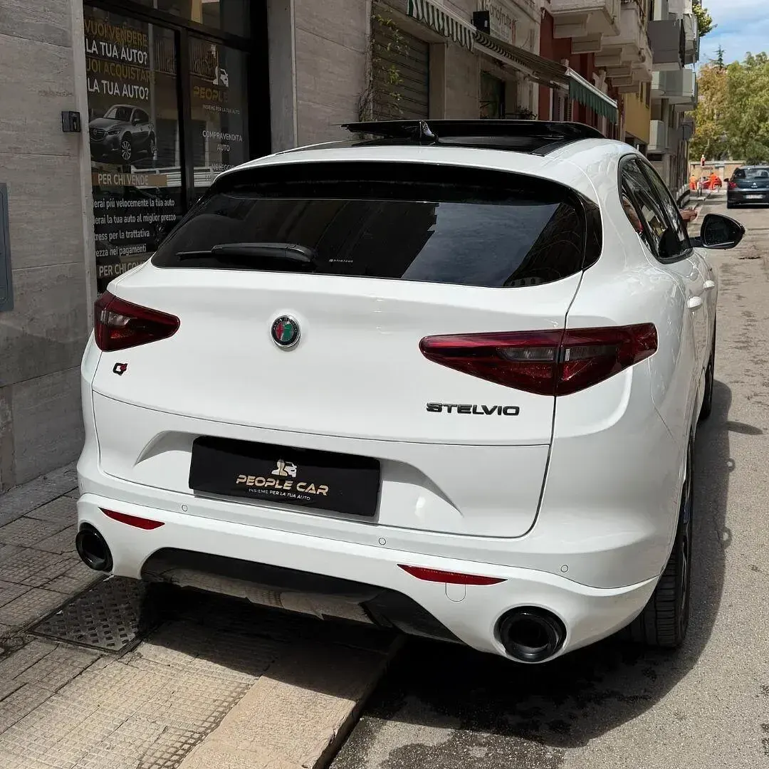 Usata Alfa Romeo Stelvio Veloce 210 CV (154 kW) 2020 Bianco SUV