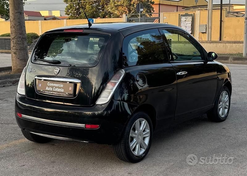 Usata Lancia Ypsilon 60 CV (44 kW) 2008 Nero Utilitaria