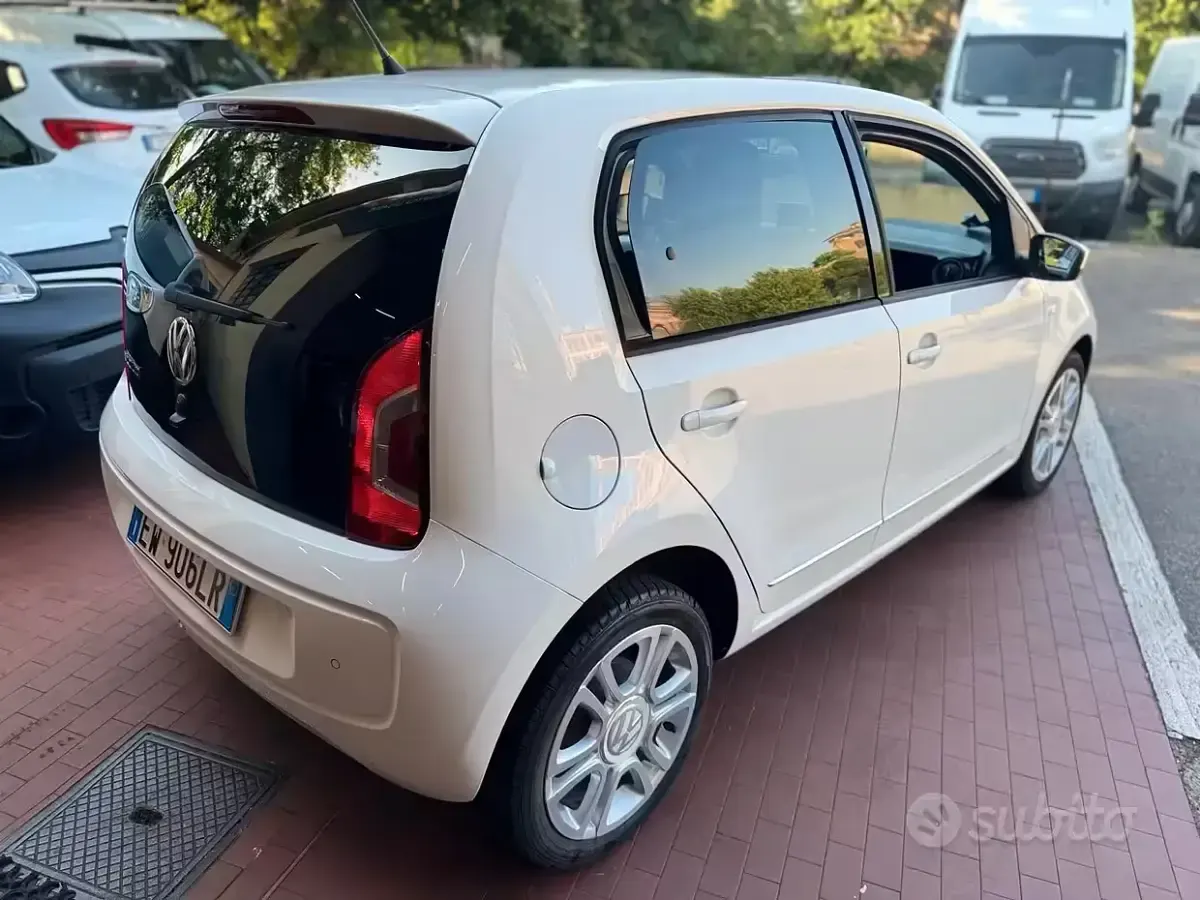 Usata VW up! Move 68 CV (50 kW) 2014 Beige Utilitaria