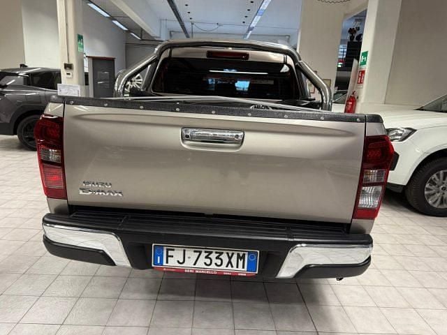 Usata Isuzu D-Max 163 CV (119 kW) 2017 Beige Pick-up